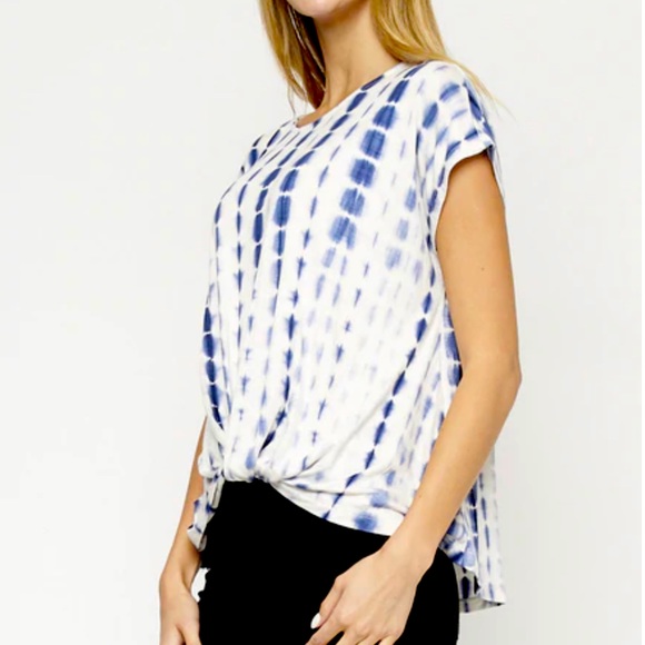 Tops - Blue & White Knot Front Shirt Sleeve Top